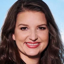 Rachel Carlson Headshot