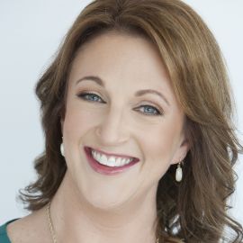 Anne Grady Headshot