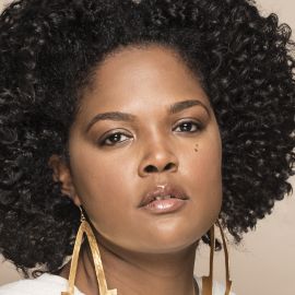 Bea Dixon Headshot