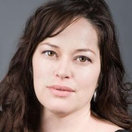 Courtney Macavinta Headshot